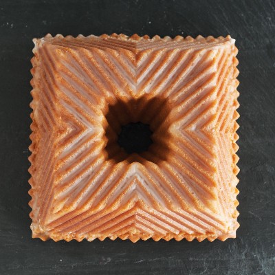 Graphite Non-Stick Aluminum Square Bundt Cake Pan