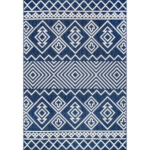 Nuloom Celine Aztec Indoor/Outdoor Area Rug, 5' x 8' - 1 of 4