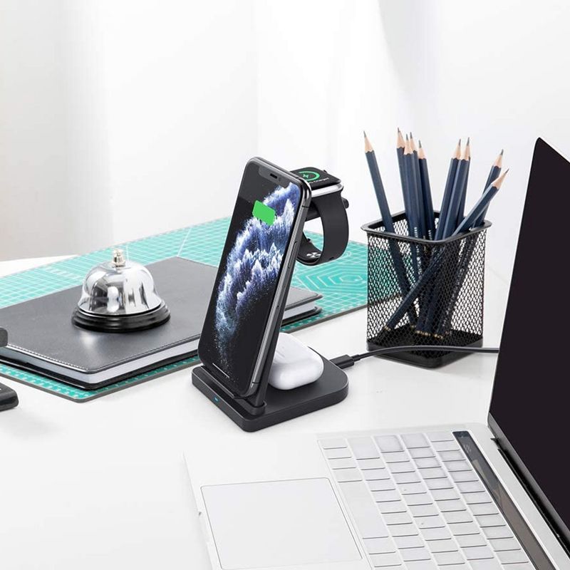 Trexonic 3 in 1 Fast Charge Charging Station in Black, 3 of 4