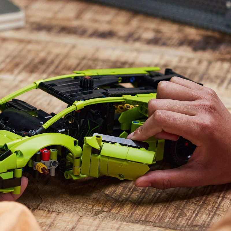 LEGO Technic Lamborghini Hurac&#225;n Tecnica Advanced Sports Car Building Kit 42161, 6 of 11
