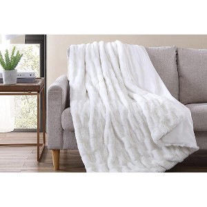 The Nesting Company Juniper Luxurious Feeling Faux Fur Throw Blanket 50" x 70" - 1 of 4