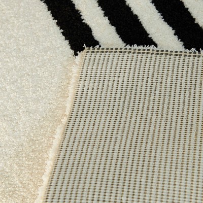 Black and White 8' x 10' Art Deco Synthetic Area Rug