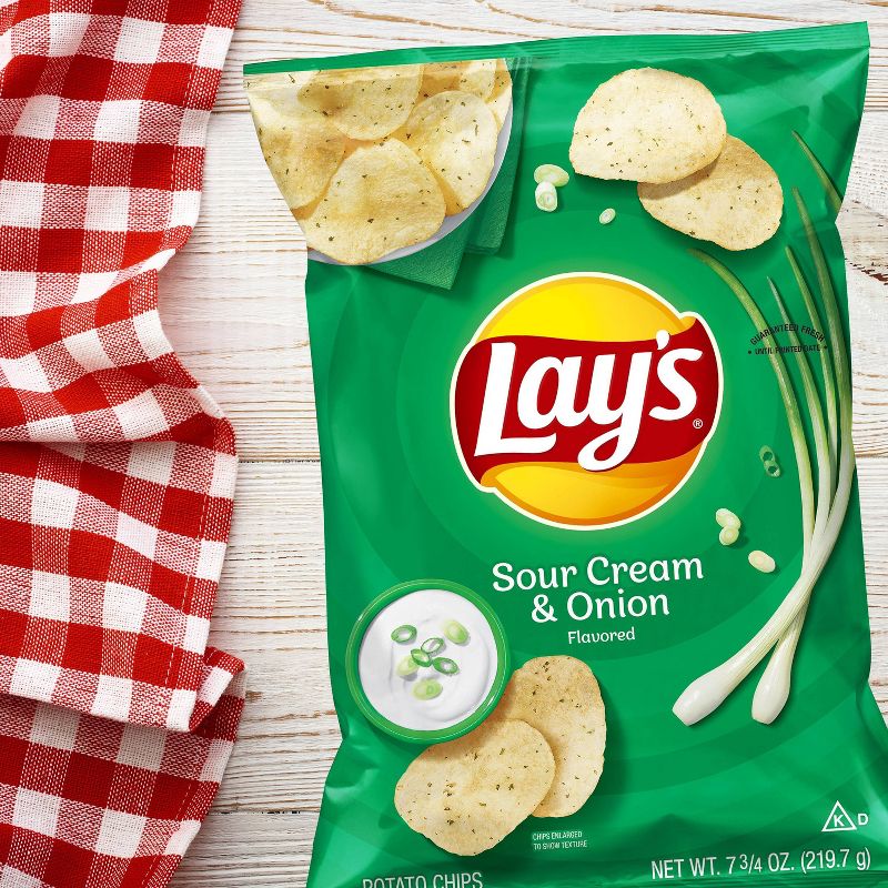 Lay's Sour Cream & Onion Flavored Potato Chips - 7.75oz, 4 of 5
