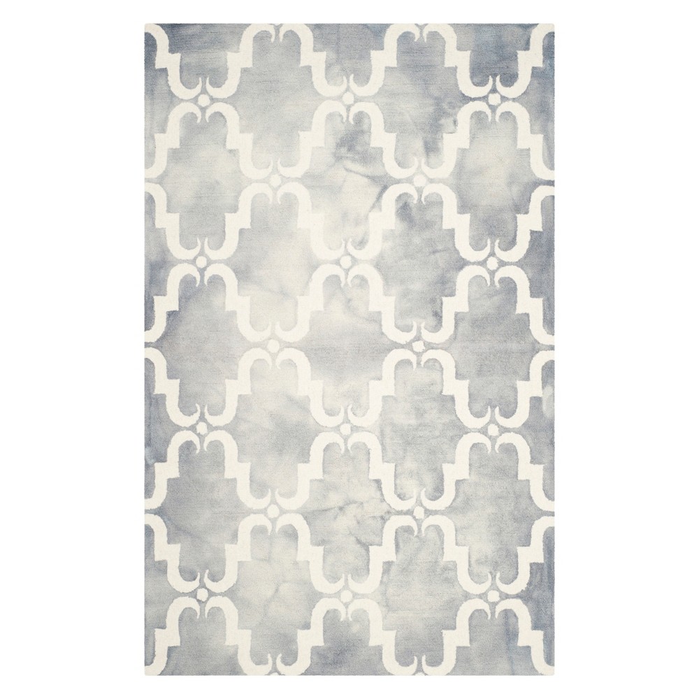 4'x6' Charleston Quatrefoil Design Area Rug Gray/Ivory - Safavieh