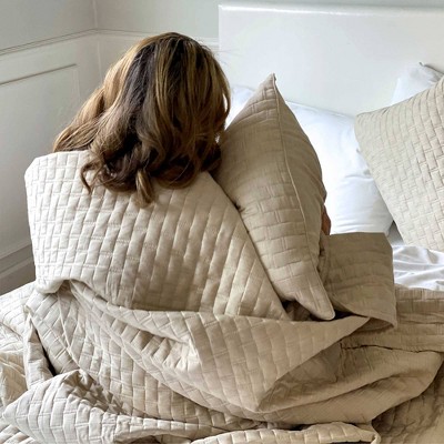 Sand Reversible Queen Bedspread Set with Quilted Design