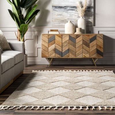 Beige Diamond Pattern 8' x 10' Synthetic Area Rug