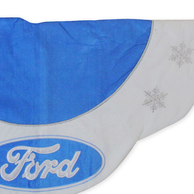 Northlight 45.5" Blue and White Ford Scalloped Christmas Tree Skirt, 3 of 4