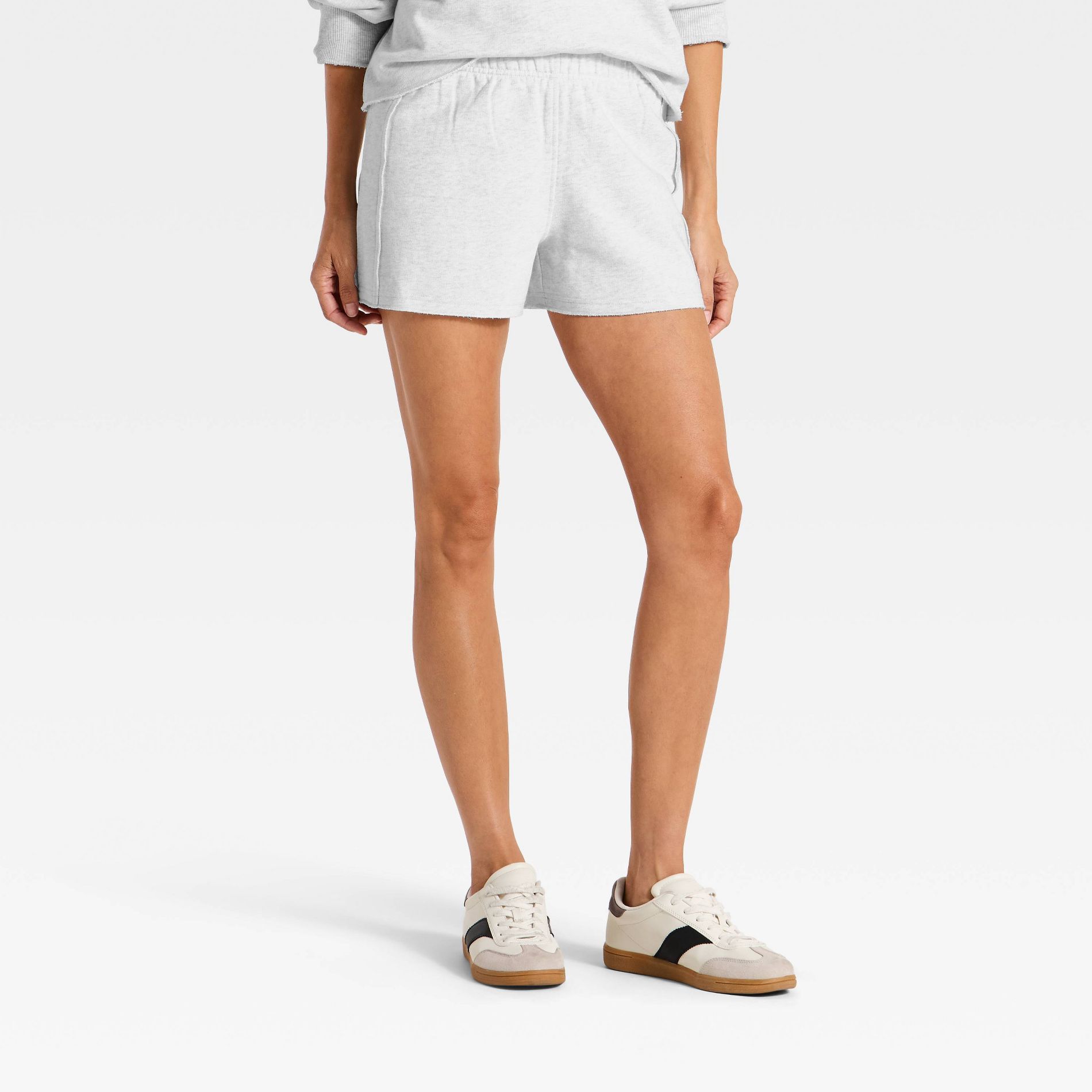 Women's Mid-Rise Leisure Pull-On Shorts - Universal Thread™