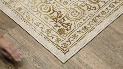 Handmade Ivory and Gold Synthetic Rectangular Area Rug 5'3" x 7'6"