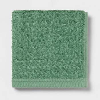 Qionma Fish Towel with Hook Water Absorption Washcloth Non Stick on Bait  (Green) 