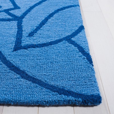 Handmade Fifth Avenue 5' Tufted Wool Square Rug in Blue/Ivory