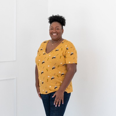 Women’s Relaxed Fit V-Neck in Hufflepuff™