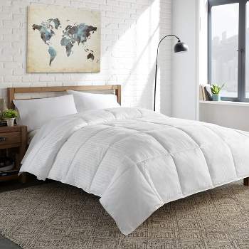 World's Biggest Comforter - Colossal King Size Down Alternative 120 x 120  Inches! 