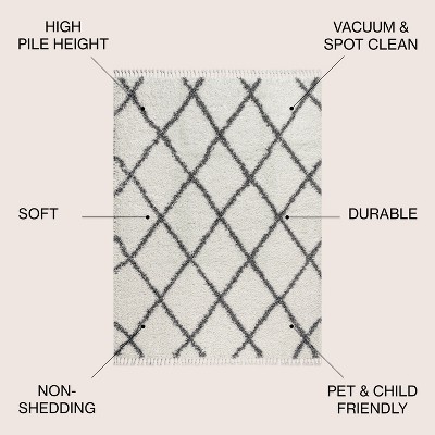 Reversible Grey/Cream Moroccan Geometric Trellis Shag Rug 4' x 6'