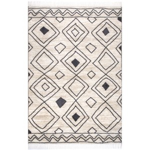 Nuloom Kenley Spotted Diamonds Indoor Area Rug, 4' 4" x 6', Beige - 1 of 4