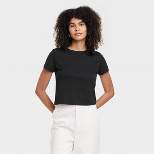 Women's Shrunken Short Sleeve T-Shirt - Universal Thread™