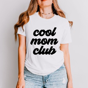 Simply Sage Market Cool Mom Club Short Sleeve Tee - 2XL - White - 1 of 4