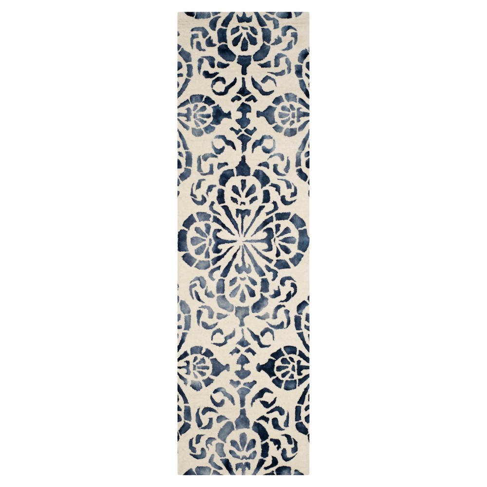 Garred Area Rug - Ivory/Navy (2'3inx6') - Safavieh