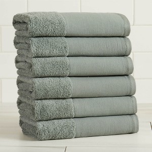 Ultra-Soft Cotton and Modern Linen-Like Border Bath Towels - Great Bay Home - 1 of 4