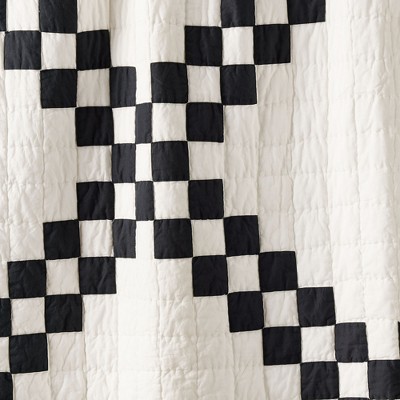 Full Black and White Cotton Woven Quilt