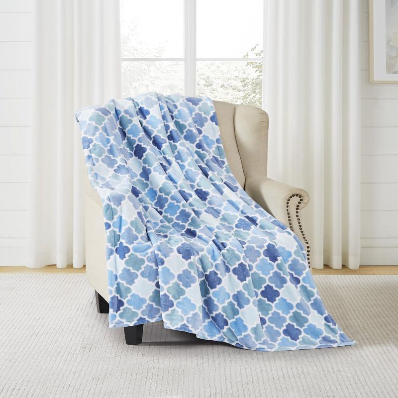 RT Designer's Collection Quatrefoil Printed Premium Flannel Throw Blanket 50" x 60" Multicolor, 2 of 5