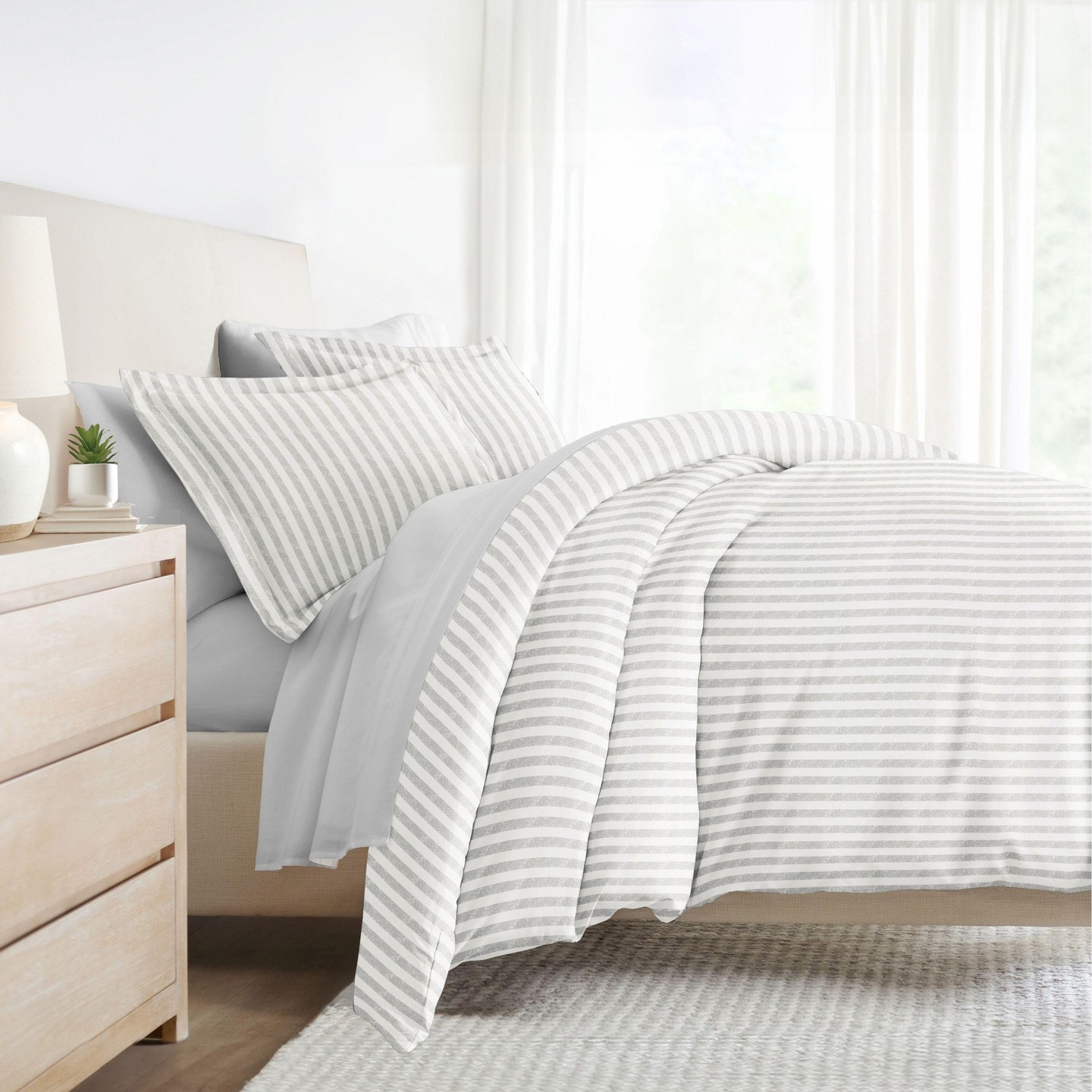 Постельное бельё Becky Cameron 8PC Bedding Bundle, Patterned Duvet Cover, White Comforter and Solid Sheet Set, цвет: Белый — фото 2