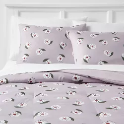 Daisy Print Microfiber Reversible Comforter & Sheet Set Light Purple - Room Essentials™