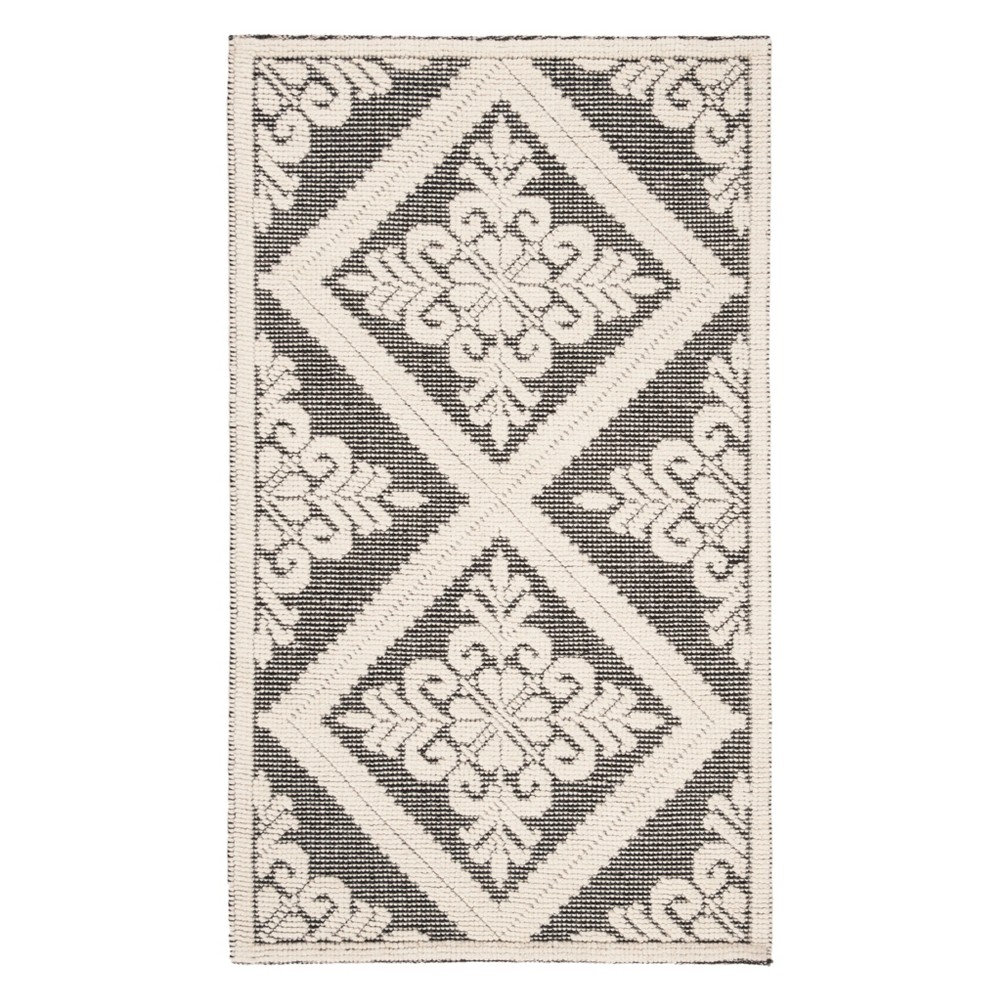 3'x5' Medallion Woven Accent Rug Ivory/Black - Safavieh