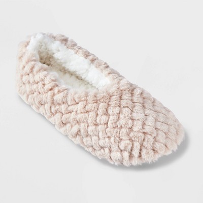 Women's Wavy Textured Faux Fur Cozy Pull-On Slipper Socks with Grippers - Taupe S/M