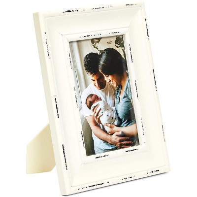 Farmlyn Creek Wood Picture Frame for 4x6 inch Photo for Rustic Farmhouse Home Decor, White, 8.75 x 6.75 in.