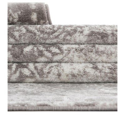 Elegant Monte Carlo 5' Square Light Gray Floral Synthetic Rug