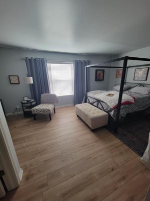 Guest review image 1 of 2, zoom in
