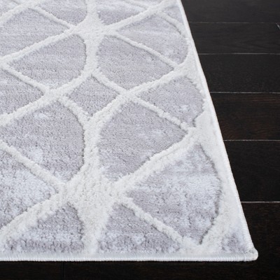 Amelia 3' x 5' Grey and Ivory Geometric Synthetic Area Rug