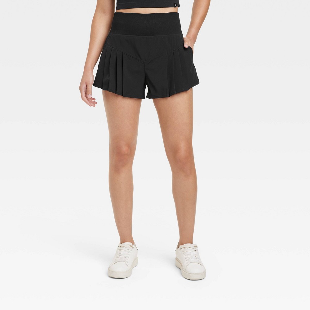 size Medium Women's Seamless Waistband Woven Shorts 2.5" - JoyLab™ Black