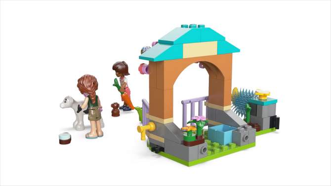 LEGO Friends Autumn&#39;s Baby Cow Shed Farm Animal Toy 42607, 2 of 8, play video