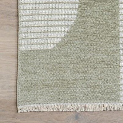 Grania Red Geometric Reversible Washable 4' x 6' Area Rug
