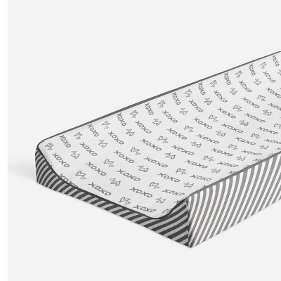Bacati - Love Gray/White kisses n hugs Changing Pad Cover