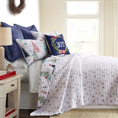 White Pine Reversible Full Quilt Set with Graphic Detail