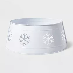 Large Metal Tree Collar with Die-Cut Snowflakes White - Wondershop™