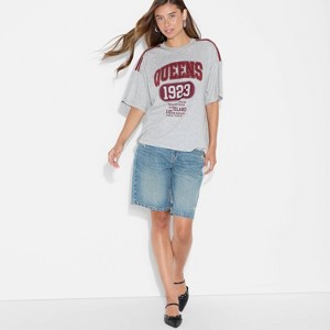 Women's Queens NY Oversized Short Sleeve Graphic T-Shirt - Light Gray - 1 of 3
