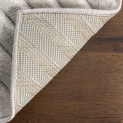 Ivory Geometric High-Low Indoor/Outdoor Area Rug