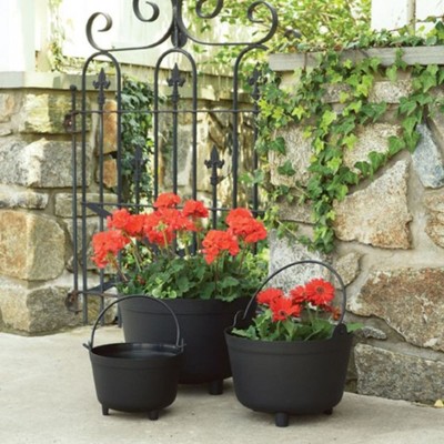 Antique-Inspired Black Round Plastic Kettle Planter, 15-inch