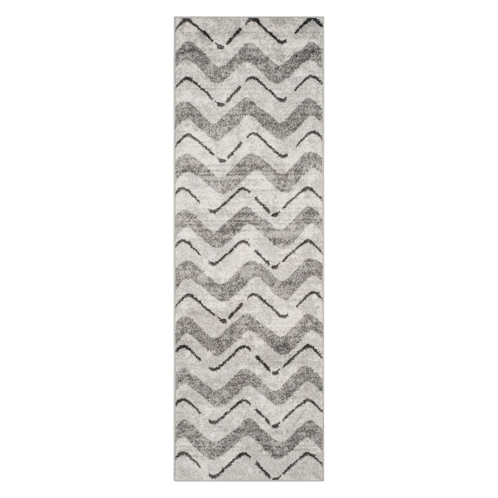  Chevron Runner Silver/Charcoal