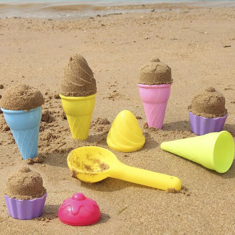 Syncfun 16 Pcs Beach Sand Toys Ice Cream Mold Set with Shelf and Spade Cop, for Kids and Toddlers Beach Party and Fun Summer Activities, 4 of 7