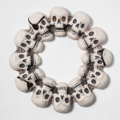 16" Skull with Jewel Eye Halloween Wreath - Hyde & EEK! Boutique™