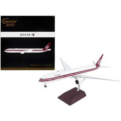 Boeing 777-300ER Commercial Aircraft "Qatar Airways" White w/Dark Red "Gemini 200" 1/200 Diecast Model Airplane by GeminiJets