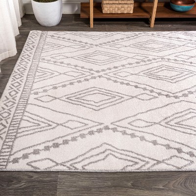 Ivory and Gray 4' x 6' Synthetic Diamond Area Rug