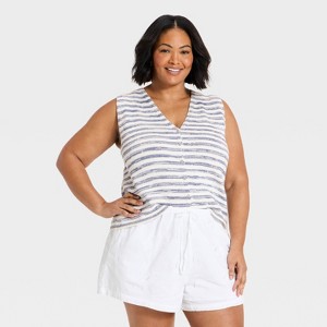 Women's Button-Front Standard Fit Tank Top - Universal Thread