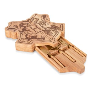 Toscana Harry Potter Hogwarts Crest Cheese Set with Tools - 1 of 4