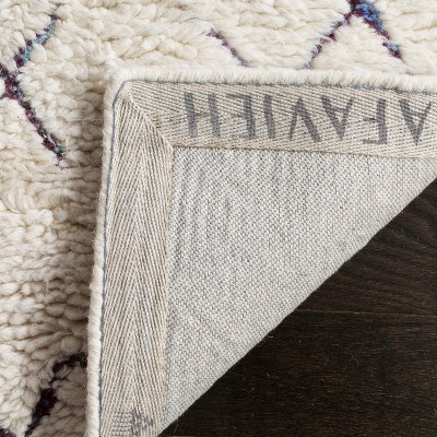 Ivory Shag Wool 4' x 6' Hand-Tufted Aztec Accent Rug